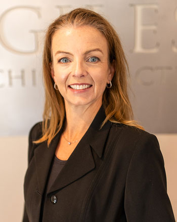 Dr. Kristen Giles, DC provides auto accident injury care in Napa