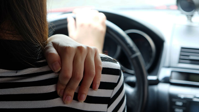 pateint with shoulder pain needing auto accident chiropractor in Napa