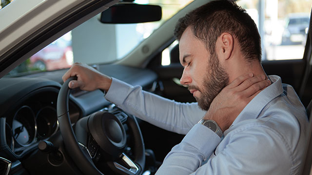 pateint with whiplash needing auto accident chiropractor in Napa