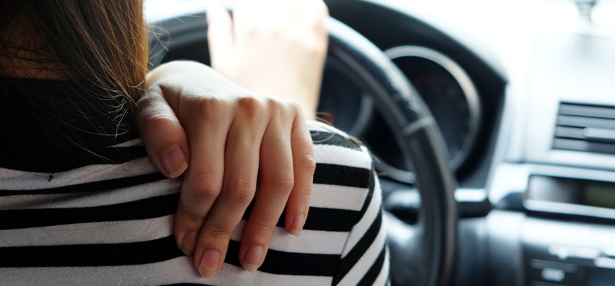 patient needing shoulder pain treatment in Napa after an auto accident